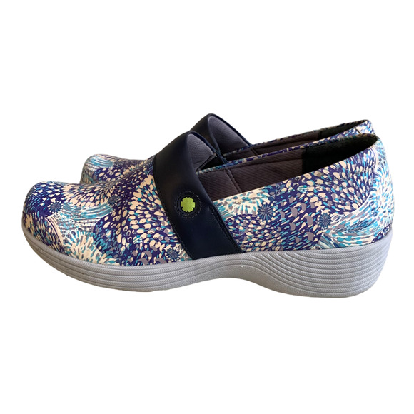 Work Wonders by Dansko Clog - Picture 2 of 8